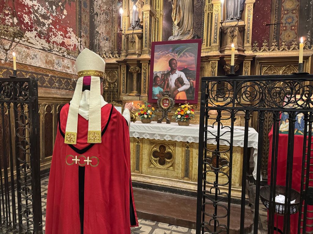 Un altare dedicato al Beato Floribert Bwana Chui nella Basilica di Sant Just i Pastor a Barcellona